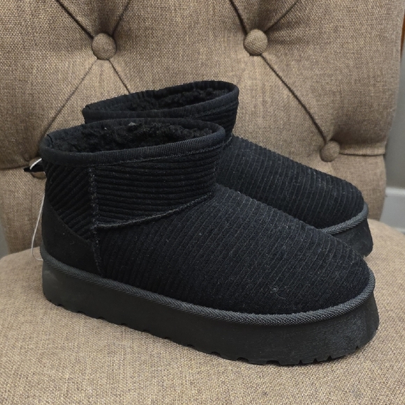 NEW: Dirty Laundry Black Corduroy Ankle Fur Boots - Picture 1 of 5